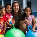 Beneficio a niños de Guatemala
