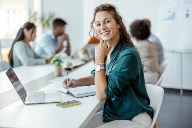 mujer con experiencia en la administración de empresas