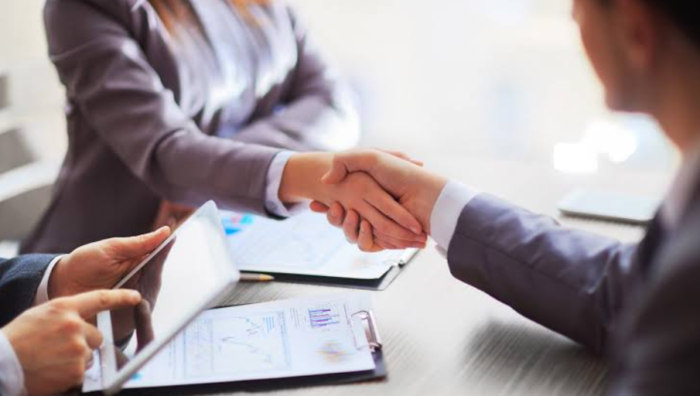Desarrollo de servicios empresariales basados en conocimiento especializado